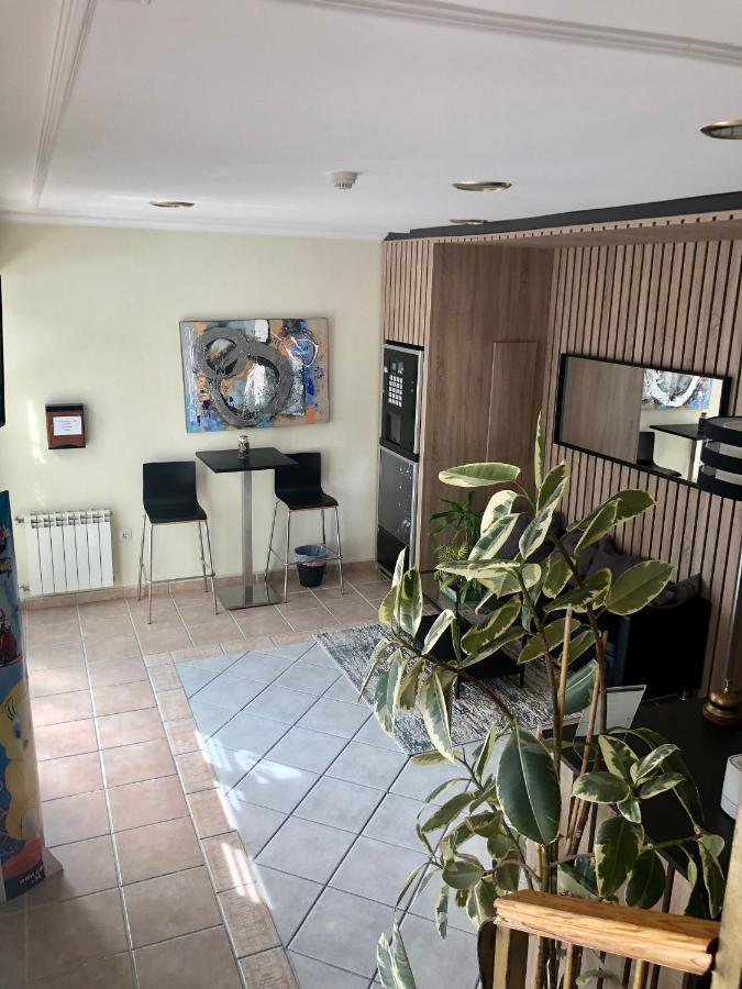 Hostal San Martin San Martín de la Vega エクステリア 写真